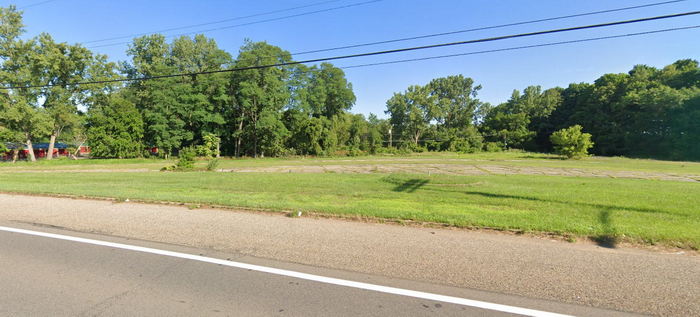 Chester Motel (Econolodge) - 2022 Now An Empty Lot (newer photo)